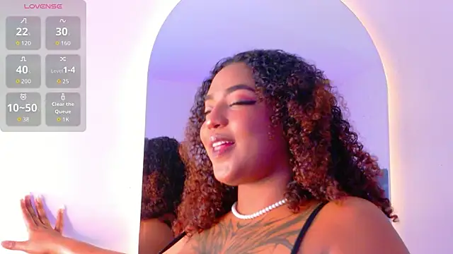 Cristal-Jonnes online show from 10/23/25, 03:05