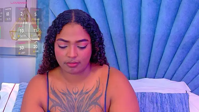 Cristal-Jonnes online show from 10/10/25, 02:56