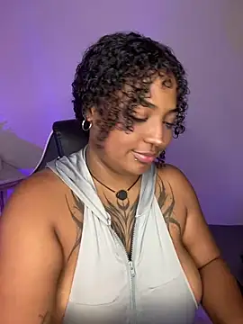 Snapshot of Cristal-Jonnes chatting on 05/28/26, 06:10 Cristal-Jonnes online show from 05/28/26, 06:10