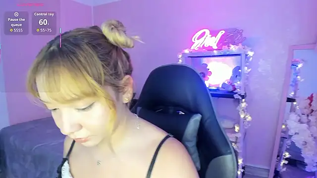 JuliethMoss online show from 02/18/26, 08:38