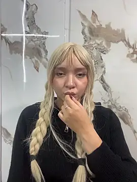 JuliethMoss online show from 04/03/26, 09:49