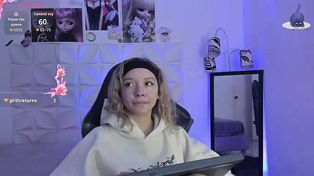 JuliethMoss online show from 11/04/25, 08:12