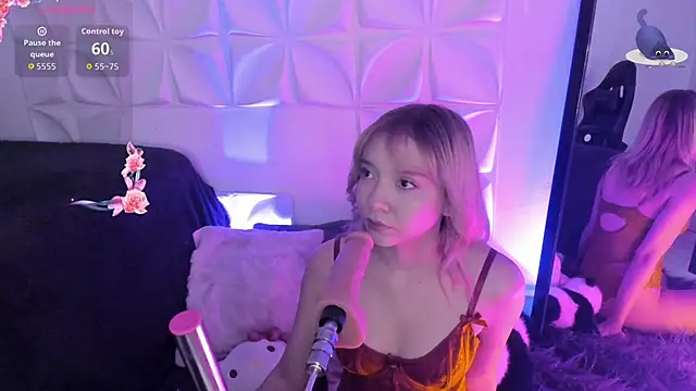 JuliethMoss online show from 10/25/25, 08:31