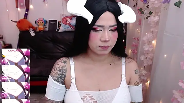 jadedelux  online show from 04/13/26, 07:07