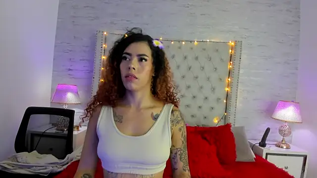 Snapshot of Pamelamiler__ chatting on 06/09/26, 01:01 Pamelamiler online show from 06/09/26, 01:01