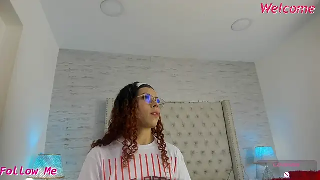 Snapshot of Pamelamiler__ chatting on 05/13/26, 05:20 Pamelamiler online show from 05/13/26, 05:20