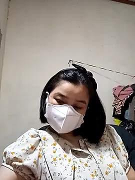 Snapshot of Daisy-lusia96 chatting on 10/16/25, 12:24 Daisy-lusia96 online show from 10/16/25, 12:24