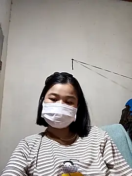 Snapshot of Daisy-lusia96 chatting on 10/27/25, 01:01 Daisy-lusia96 online show from 10/27/25, 01:01