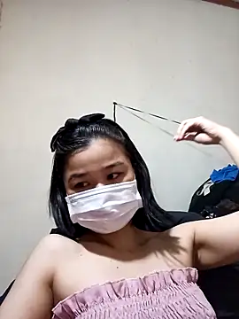 Snapshot of Daisy-lusia96 chatting on 10/31/25, 10:38 Daisy-lusia96 online show from 10/31/25, 10:38