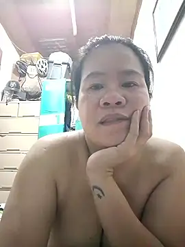 Snapshot of AsianbouncieGIRL chatting on 06/11/26, 04:42 AsianbouncieGIRL online show from 06/11/26, 04:42