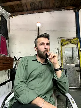 S-kt-et online show from 10/31/25, 07:16