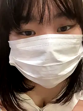 Snapshot of -SAKI-xx chatting on 10/02/25, 06:28 -SAKI-xx online show from 10/02/25, 06:28