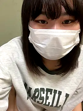 Snapshot of -SAKI-xx chatting on 10/23/25, 05:50 -SAKI-xx online show from 10/23/25, 05:50