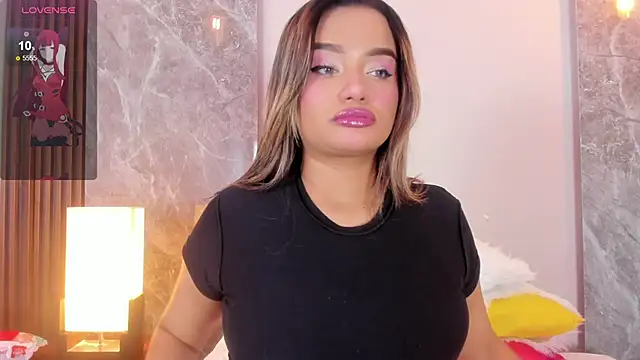 Emma hunter  online show from 11/12/25, 03:43