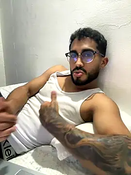 TU-MORENOO online show from 11/17/25, 06:06