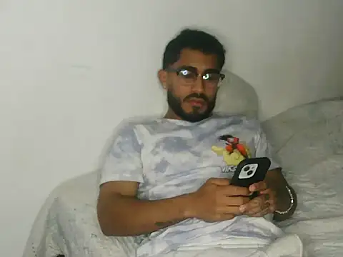 TU-MORENOO online show from 11/19/25, 03:06