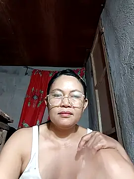 Everleigh mom online show from 10/22/25, 08:03