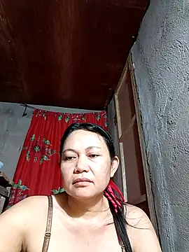 Everleigh mom online show from 10/21/25, 07:41