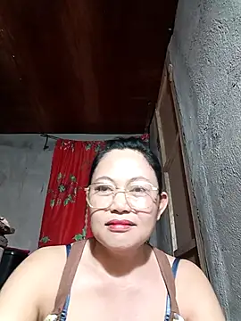 Everleigh mom online show from 11/30/25, 08:20