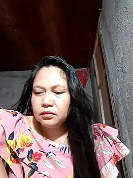 Everleigh mom online show from 11/16/25, 04:06