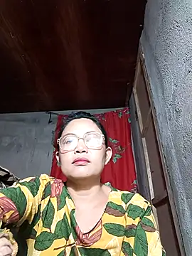 Everleigh mom online show from 12/05/25, 10:03