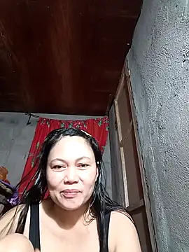 Everleigh mom online show from 10/30/25, 01:59