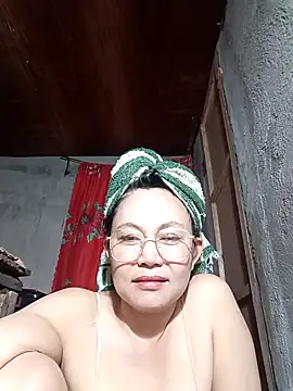 Everleigh mom online show from 11/26/25, 05:18