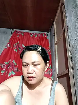 Snapshot of Everleigh_mom chatting on 09/11/25, 10:59 Everleigh mom online show from 09/11/25, 10:59