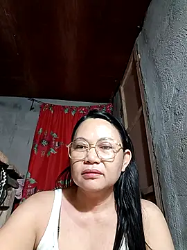 Everleigh mom online show from 10/21/25, 07:57