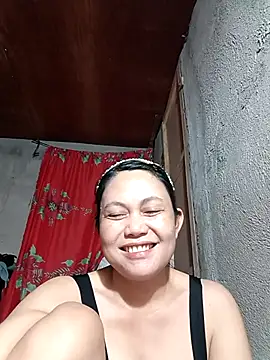 Snapshot of Everleigh_mom chatting on 09/30/25, 10:43 Everleigh mom online show from 09/30/25, 10:43