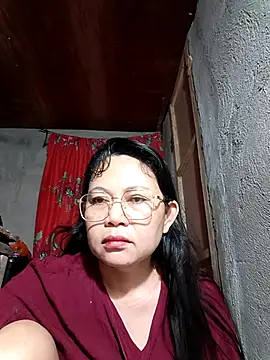 Everleigh mom online show from 11/17/25, 07:51