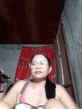 Everleigh mom online show from 10/23/25, 08:18