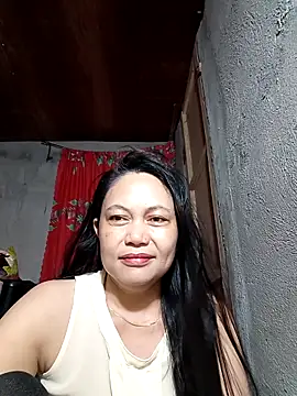 Everleigh mom online show from 12/16/25, 07:51