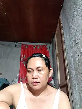 Snapshot of Everleigh_mom chatting on 09/19/25, 10:30 Everleigh mom online show from 09/19/25, 10:30