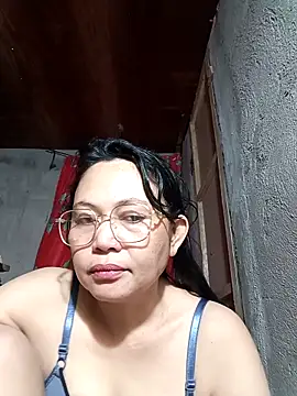 Everleigh mom online show from 11/29/25, 04:45