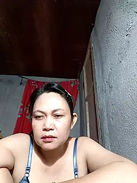 Everleigh mom online show from 12/15/25, 10:43