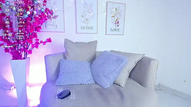 Snapshot of soul_arabian chatting on 12/18/25, 07:18 soul arabian online show from 12/18/25, 07:18