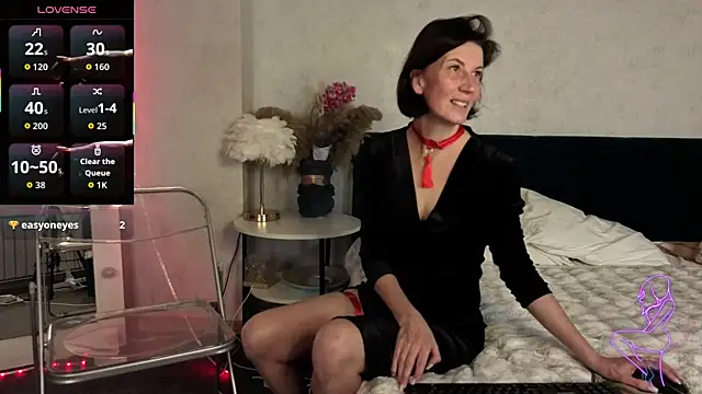 Lia Reyn online show from 11/08/25, 10:08