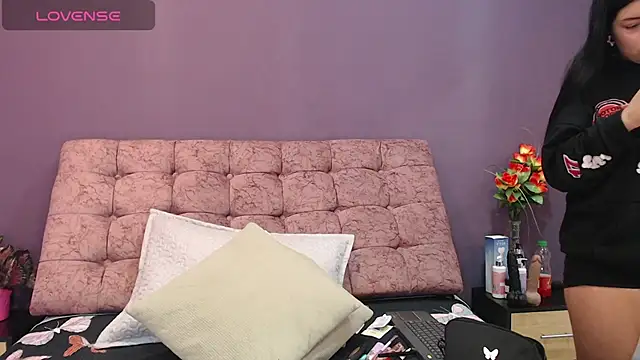 KateWelsin online show from 12/01/25, 07:37