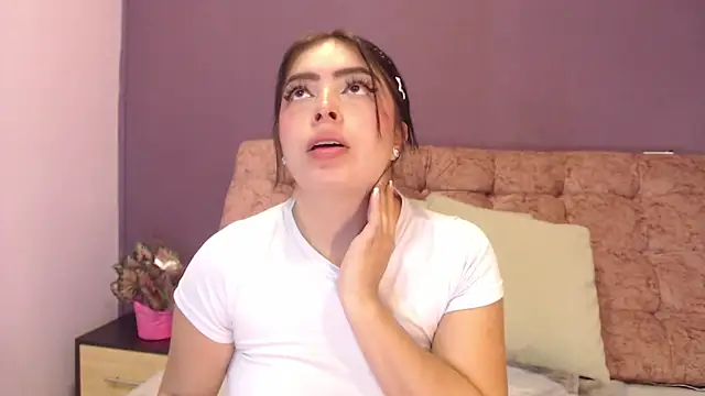 KateWelsin online show from 04/11/26, 07:39