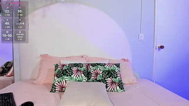 JoshuaSanzz online show from 10/19/25, 03:31