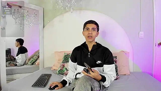 JoshuaSanzz online show from 10/14/25, 03:29