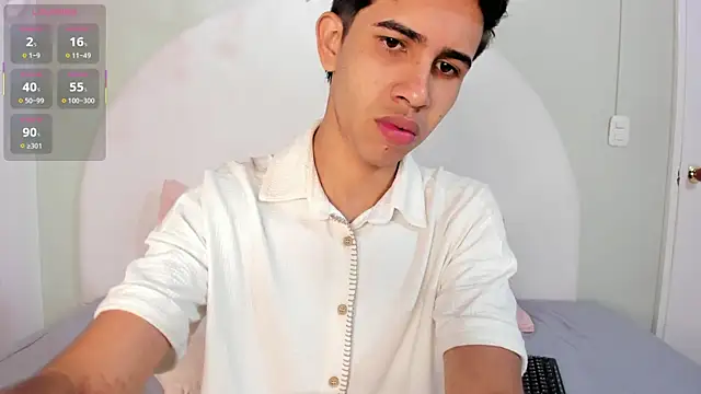 JoshuaSanzz online show from 10/31/25, 03:36