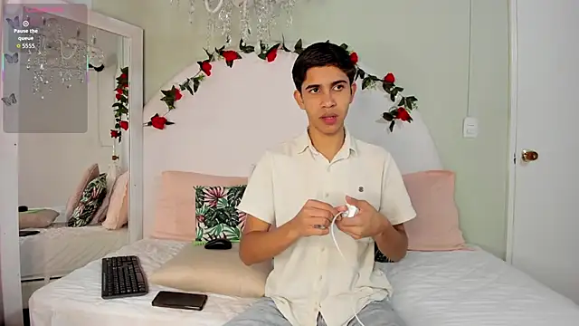 JoshuaSanzz online show from 10/08/25, 03:30