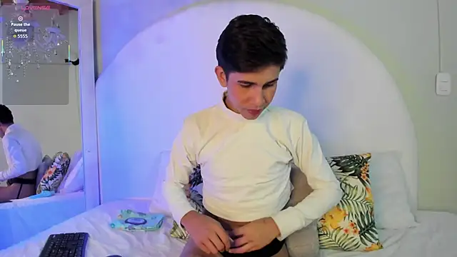 JoshuaSanzz online show from 09/12/25, 04:12