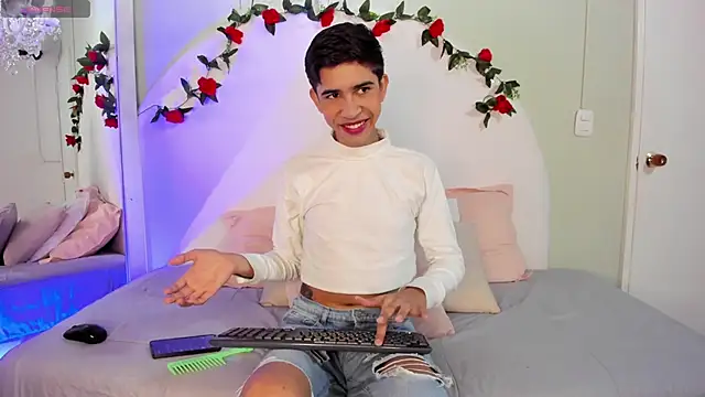 JoshuaSanzz online show from 10/04/25, 03:30