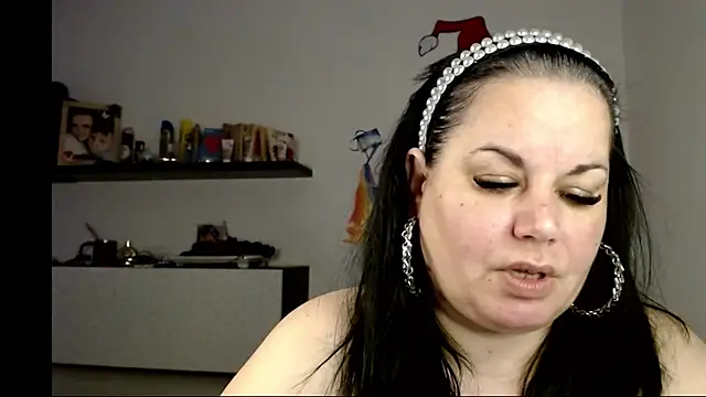 andreea2011 online show from 12/14/25, 08:09