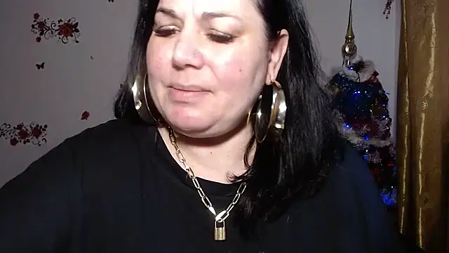 Snapshot of andreea2011 chatting on 10/11/25, 11:00 andreea2011 online show from 10/11/25, 11:00