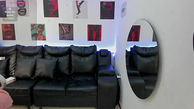 Snapshot of iam_sammy_01 chatting on 11/28/25, 12:38 iam sammy 01 online show from 11/28/25, 12:38