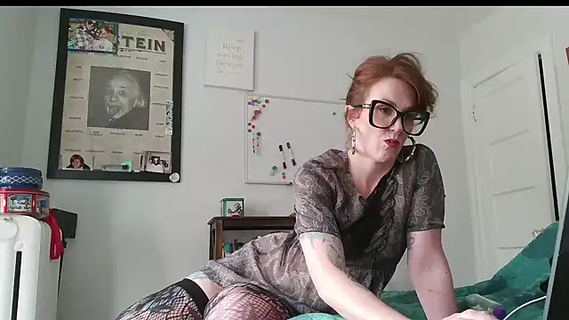 MamaFoxxx911 online show from 11/21/25, 05:01